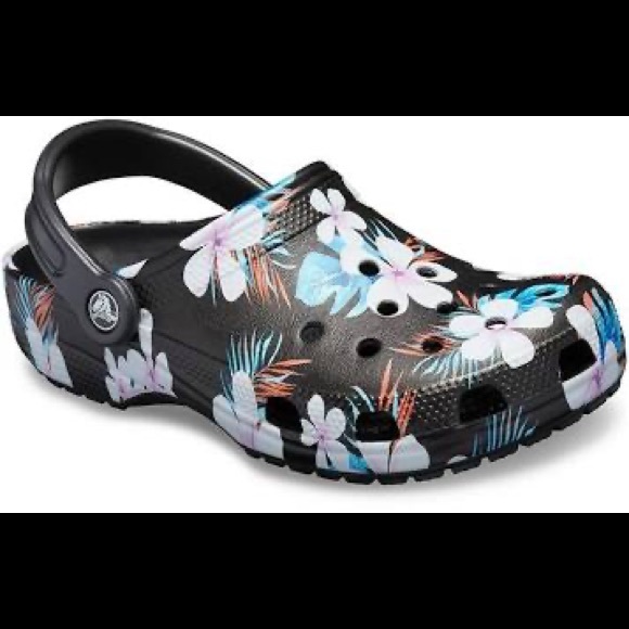 classic seasonal graphic clog